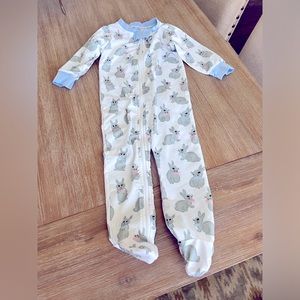 NWOT, The Bella Bean, blue and pink bunny footed pajamas, 2T
